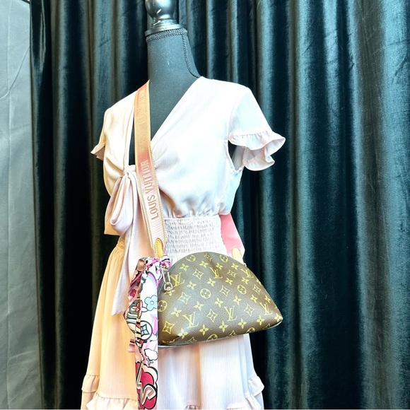 Louis Vuitton Demi Ronde Crossbody Pouch bag with chain, scarf and dust bag - Picture 4 of 16